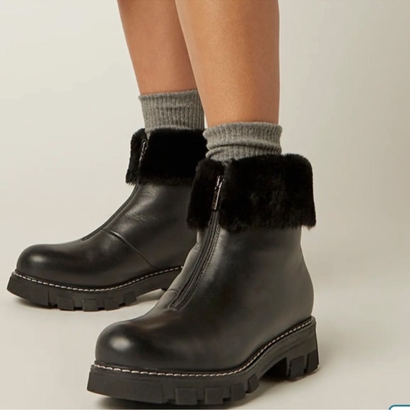 La CANADIENNE Shoes - LA CANADIENNE Abba Shearling Lined Waterproof Boots Black Leather Front Zip
